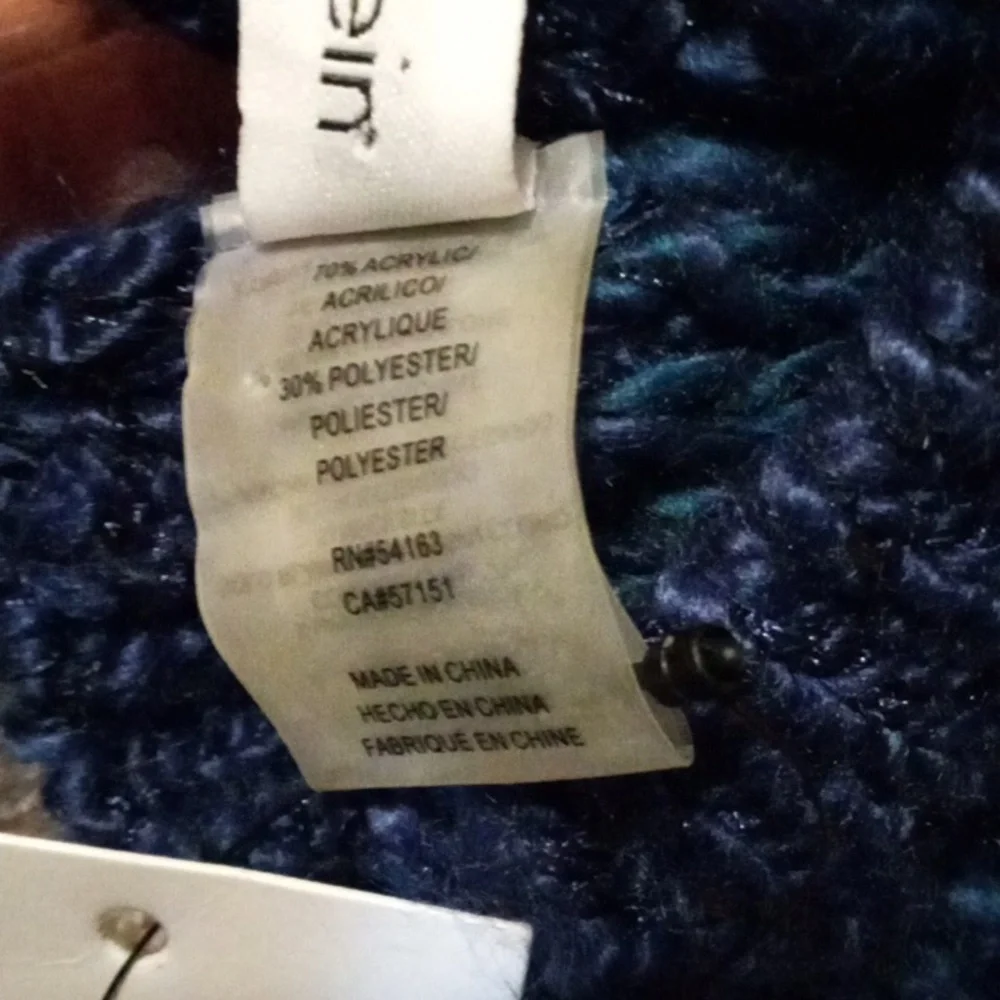 Calvin Klein NWT peacock ombre sequin beanie